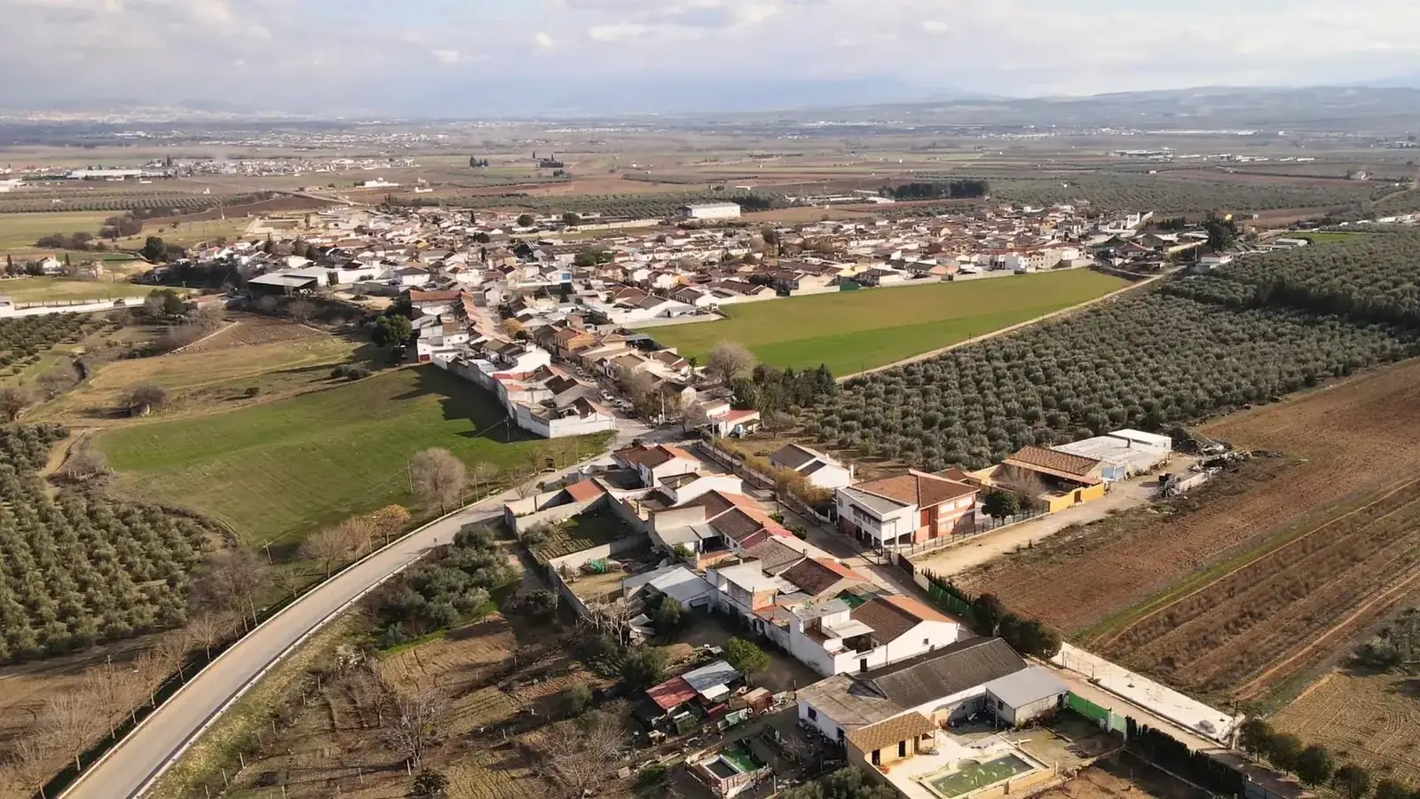 Vista aérea de una pedanía de Íllora sobre la vega